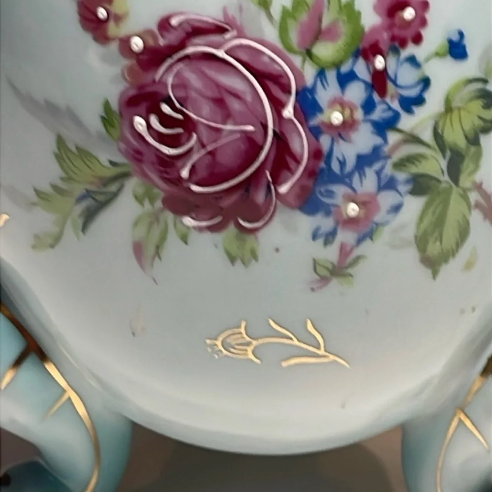 Napcoware elegant vase